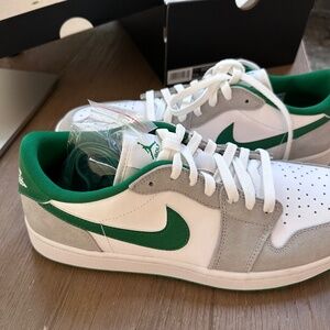Nike Air Jordan 1 Low G masters colors